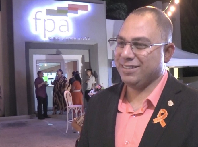 Cu 55 aña Fundacion Famia Planea Aruba ta sigui inverti den mucha- y hobennan